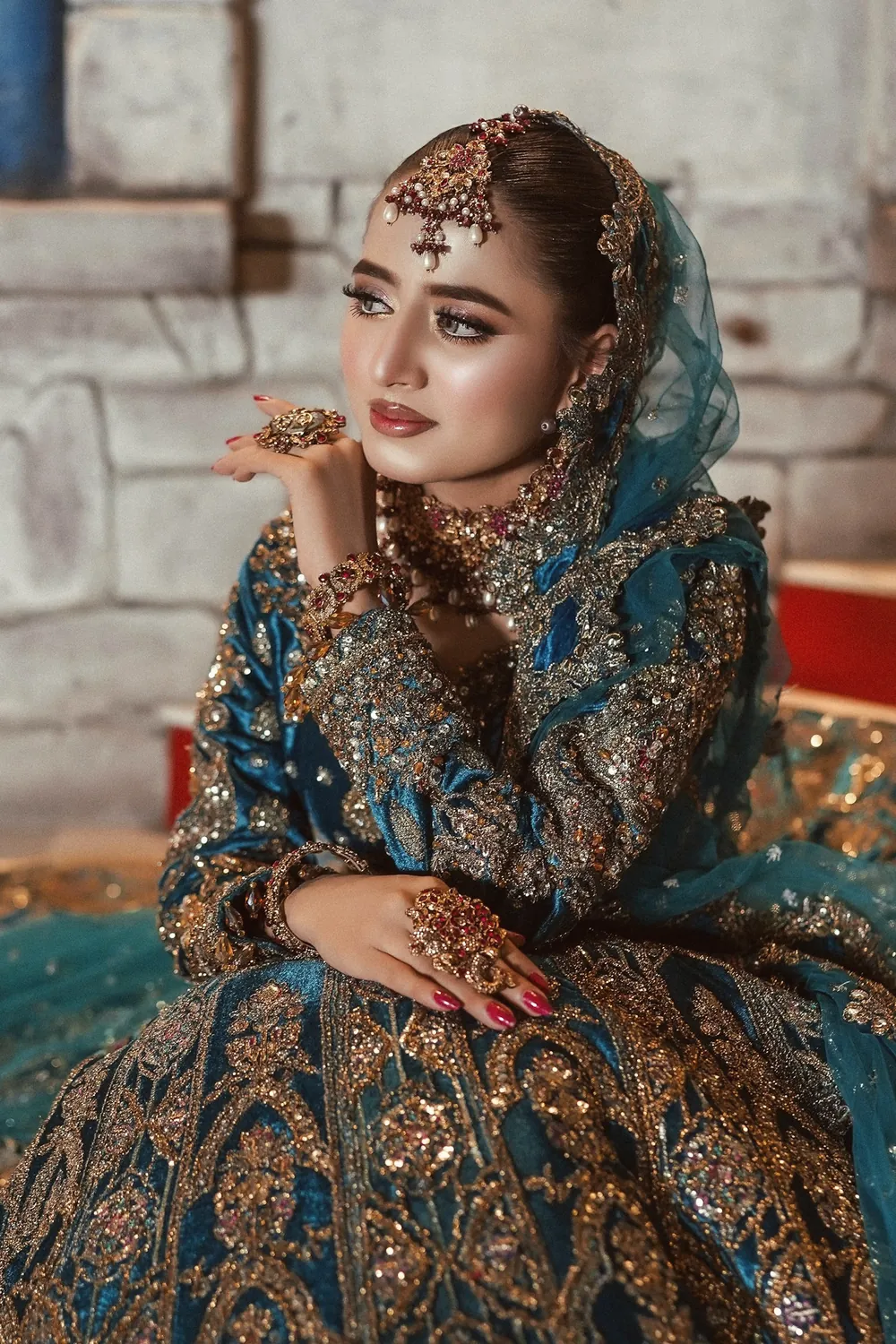 Aasmaan in teal and gold, full length