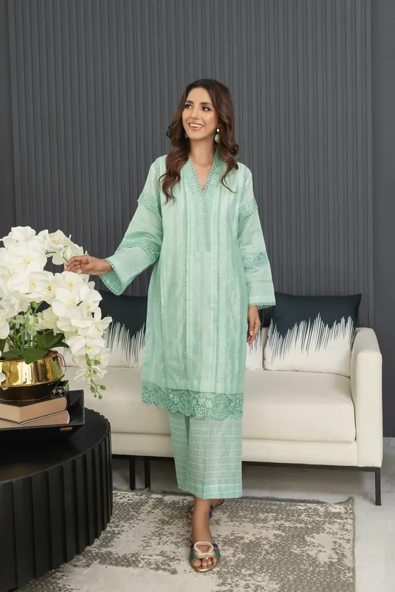 Shabnam in mint