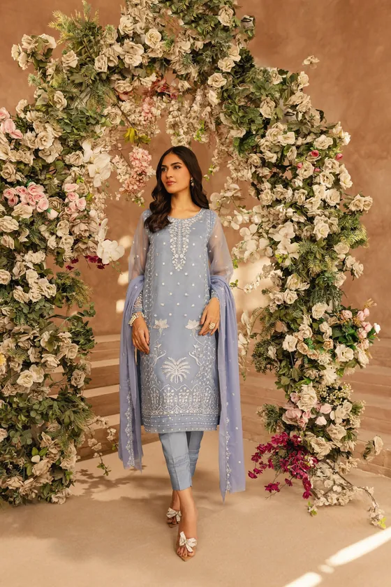 Ufaq in powder blue